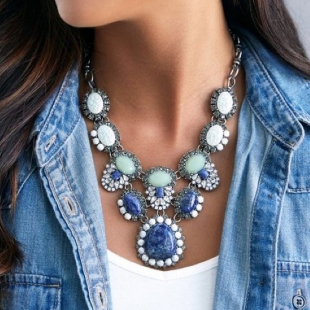 SOLD CHLOE & ISABEL TANGIER SOLADITE CHAMPAGNE CRYSTAL SILVER STATEMENT NECKL… - Picture 1 of 16